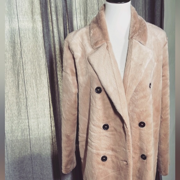 Woman coat - Picture 4 of 5